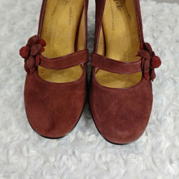 SOFTSPOTS  red Suede Mary Jane Pumps Posey 9.5 - Picture 3 of 7